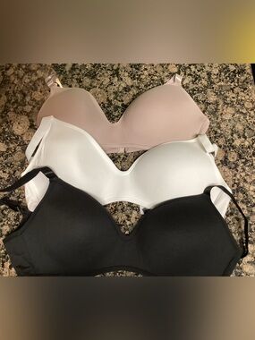 3 brand new comfort fitting bras 38C